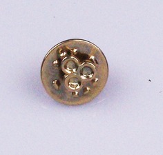 Pin TRES PUNTOS dorado Pin TRES PUNTOS dorado
